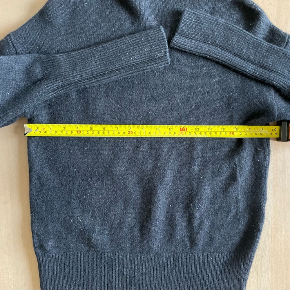 Aritzia Wilfred Luxe 100% Cashmere Cyprie Sweater Black - Picture 11 of 12